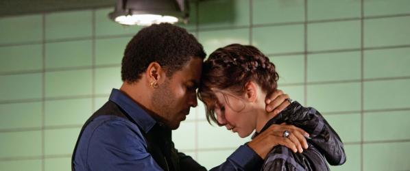 MEDIA - THE HUNGER GAMES - New Photo with Jennifer Lawrence Josh Hutcherson and Lenny Kravitz and final poster
