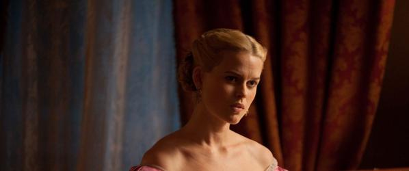 MEDIA - THE RAVEN New Photo of Alice Eve in THE RAVEN